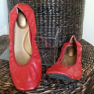 Me too Lacie flats  ( comfortable )